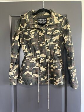 Chocolate USA Camo Print Utility Jacket Green Camouflage Hooded Cargo Pockets